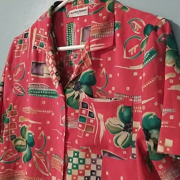 Vintage Hawaiian button down shirt - Picture 2 of 11